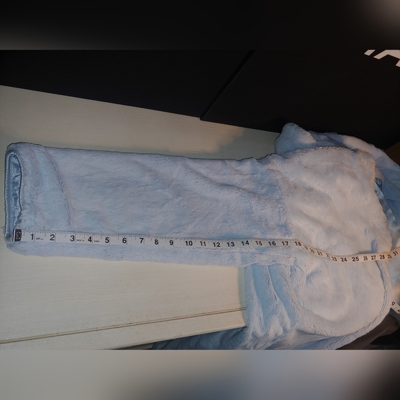 LITTLE GIRAFFE Luxe Satin Snow Leopard Robe Satin Luxurious Robe Powder Blue 🩵 - Picture 15 of 15